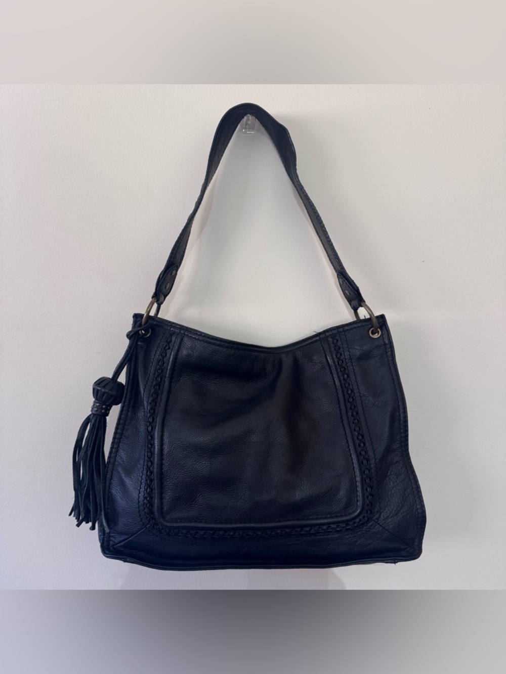 F by Fortuna Valentina - Classic Black Leather Shoulder Bag